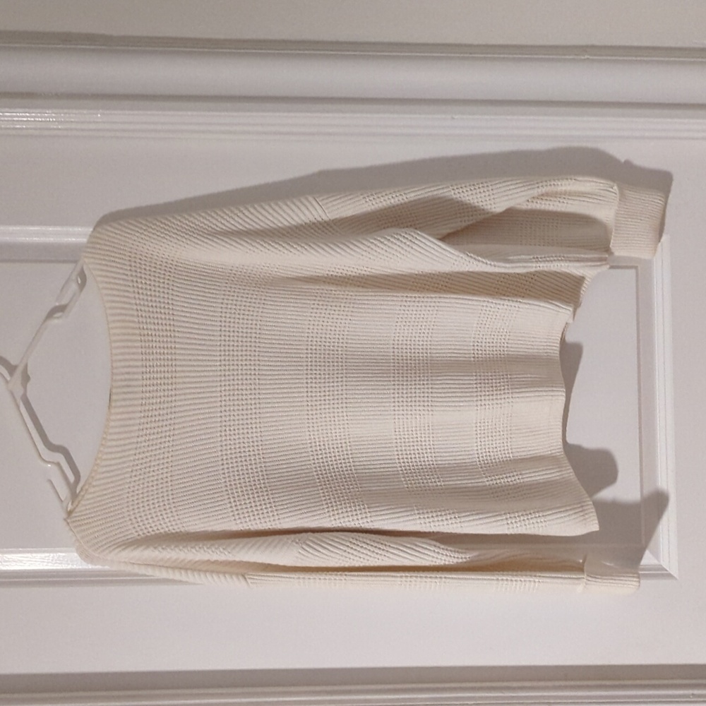 French Connection Ivory Knit Top, Boat neck. Size M. Great Condition.